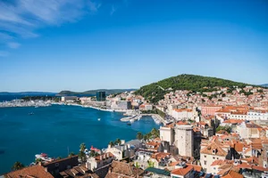 Split (68)