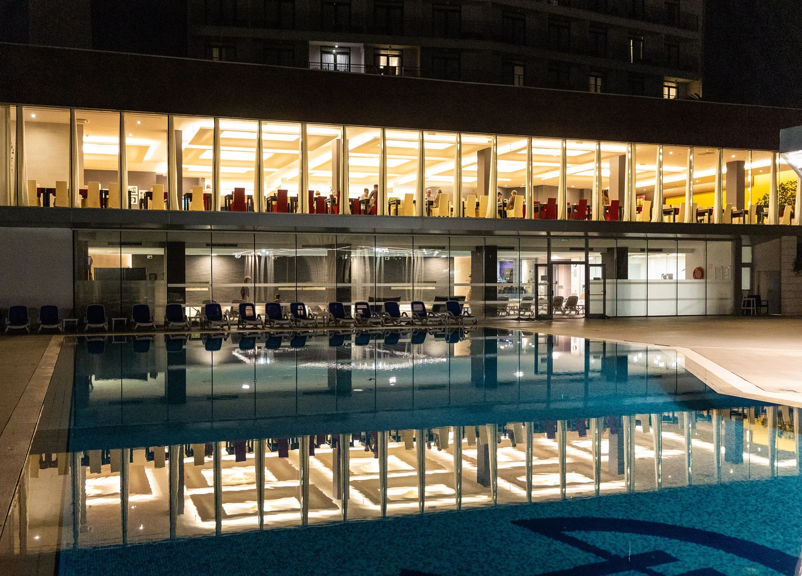 indoor_outdoor_pool_101