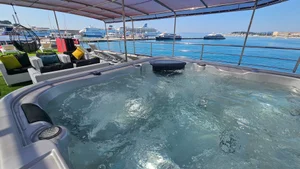 Adriatic Pearl jacuzzi
